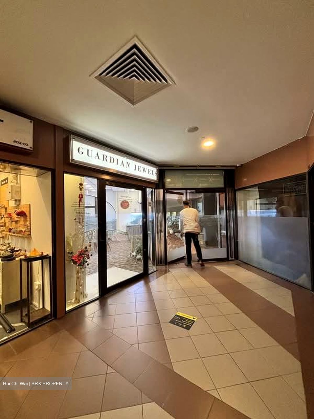 Furama City Centre Singapore (D1), Retail #591794341